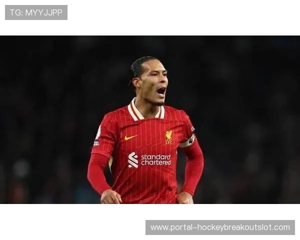 范戴克防守瞬间被球迷创意P图调侃，强力护卫却成搞笑画面